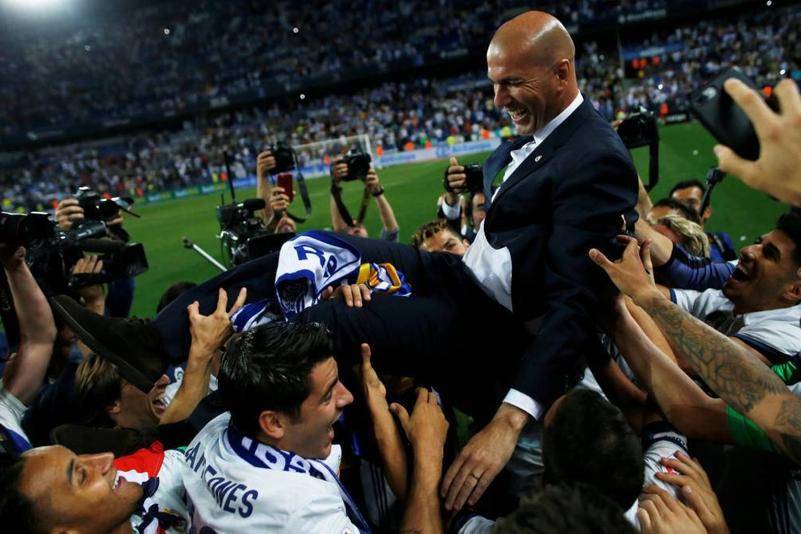 炒帅需要理由吗？短命的龙哥，憋屈的安胖，老弗爷任下主帅难善终